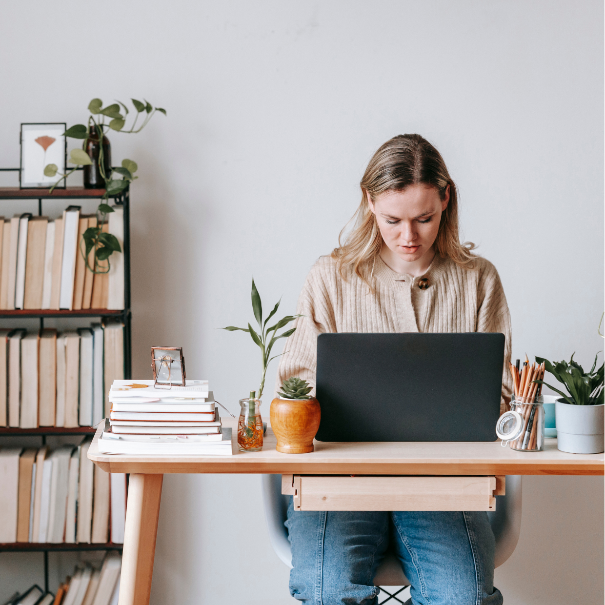 Medewerker volgt online training via een leerplatform